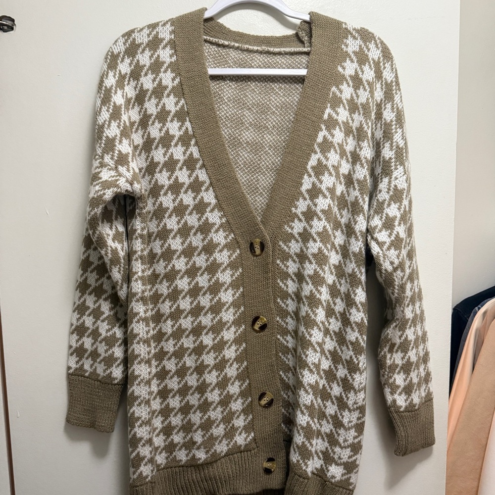 Camel + White Houndstooth Oversized Cardigan Medium
